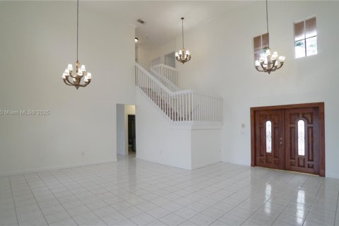 Снять в аренду виллу или дом в Майами, Флорида 5 спален, 263.56м2, № 1973591 - фото 5