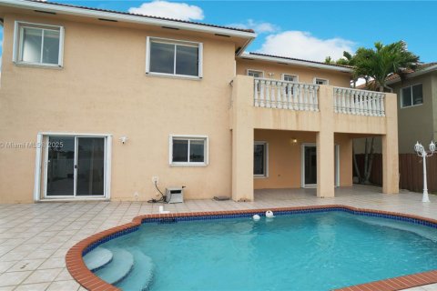 Снять в аренду виллу или дом в Майами, Флорида 5 спален, 263.56м2, № 1973591 - фото 20