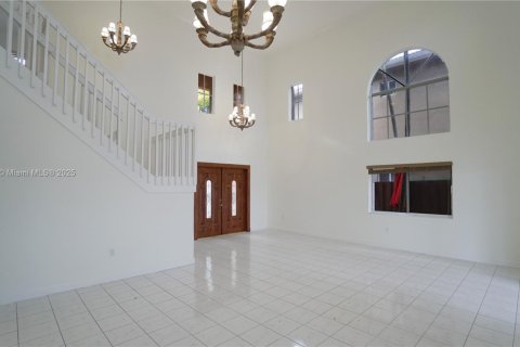 Снять в аренду виллу или дом в Майами, Флорида 5 спален, 263.56м2, № 1973591 - фото 6