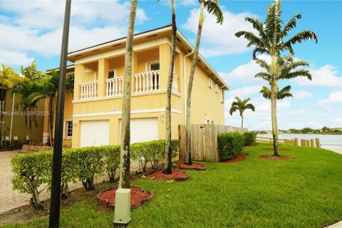 Снять в аренду виллу или дом в Майами, Флорида 5 спален, 263.56м2, № 1973591 - фото 21