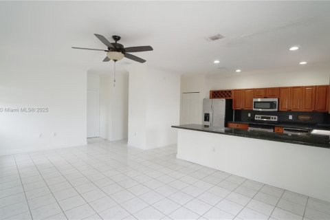 Снять в аренду виллу или дом в Майами, Флорида 5 спален, 263.56м2, № 1973591 - фото 10