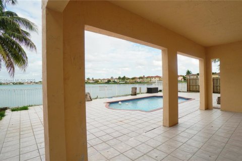 Снять в аренду виллу или дом в Майами, Флорида 5 спален, 263.56м2, № 1973591 - фото 14