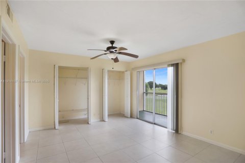 Condo in Pembroke Pines, Florida, 1 bedroom № 1969717 - photo 19