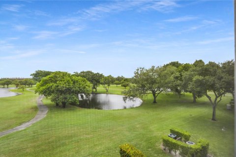 Condo in Pembroke Pines, Florida, 1 bedroom № 1969717 - photo 28