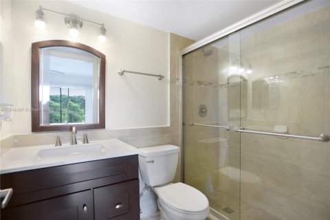 Condo in Pembroke Pines, Florida, 1 bedroom № 1969717 - photo 20
