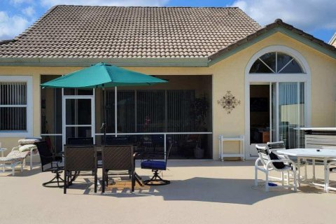 Casa en alquiler en Stuart, Florida, 3 dormitorios, 181.25 m2 № 1092656 - foto 1