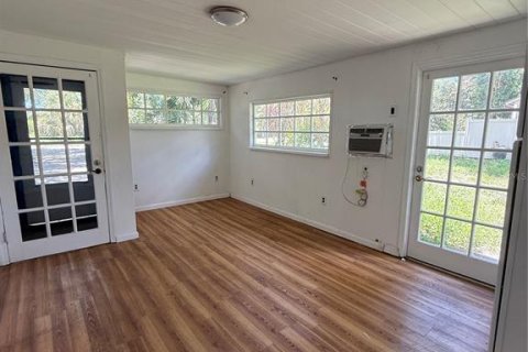 Villa ou maison à vendre à Sarasota, Floride: 4 chambres, 108.42 m2 № 2420397 - photo 6