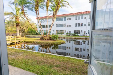 Condo in Winter Haven, Florida, 2 bedrooms  № 1553368 - photo 22