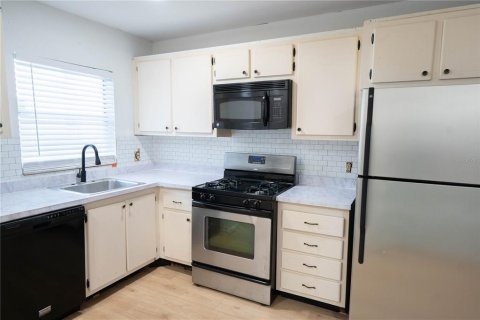 Condo in Winter Haven, Florida, 2 bedrooms  № 1553368 - photo 3