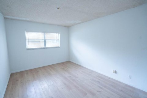 Condo in Winter Haven, Florida, 2 bedrooms  № 1553368 - photo 8