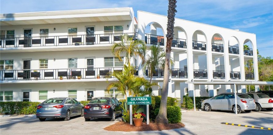 Condo in Winter Haven, Florida, 2 bedrooms № 1553368