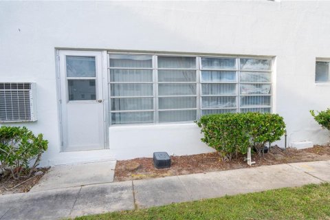 Condo in Winter Haven, Florida, 2 bedrooms  № 1553368 - photo 23