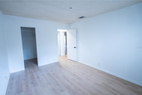 Condo in Winter Haven, Florida, 2 bedrooms  № 1553368 - photo 10