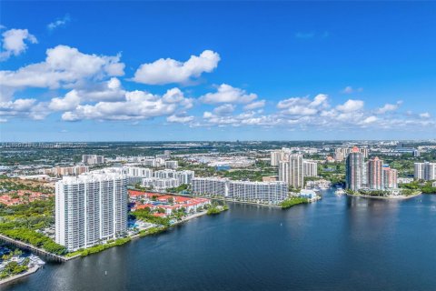 Condo in Aventura, Florida, 3 bedrooms  № 1953982 - photo 2