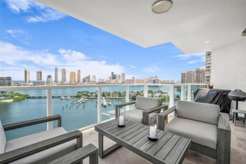 Condo in Aventura, Florida, 3 bedrooms  № 1953982 - photo 17