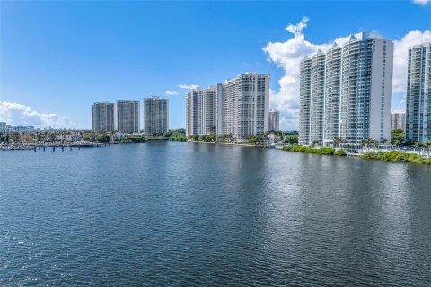 Condo in Aventura, Florida, 3 bedrooms  № 1953982 - photo 4