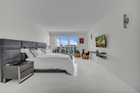 Condo in Aventura, Florida, 3 bedrooms  № 1953982 - photo 30