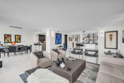 Condo in Aventura, Florida, 3 bedrooms  № 1953982 - photo 16