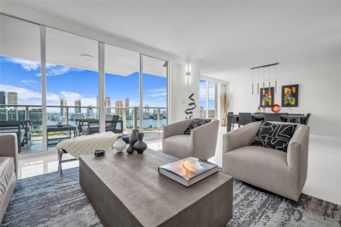 Condo in Aventura, Florida, 3 bedrooms  № 1953982 - photo 13