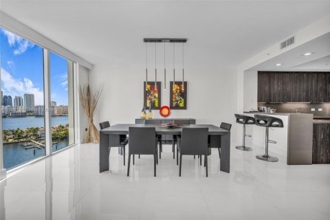 Condo in Aventura, Florida, 3 bedrooms  № 1953982 - photo 20