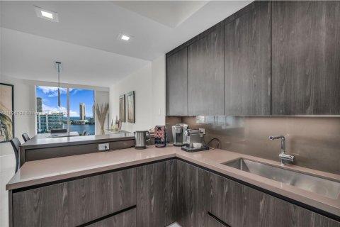 Condo in Aventura, Florida, 3 bedrooms  № 1953982 - photo 26