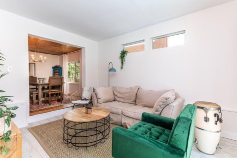 Casa en alquiler en West Palm Beach, Florida, 3 dormitorios, 122.26 m2 № 1141236 - foto 1