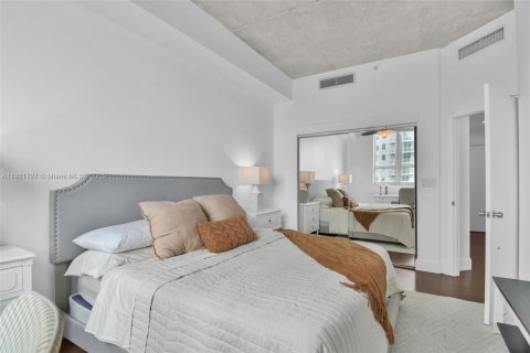 Condominio en alquiler en Miami, Florida, 2 dormitorios, 100.15 m2 № 1975758 - foto 22