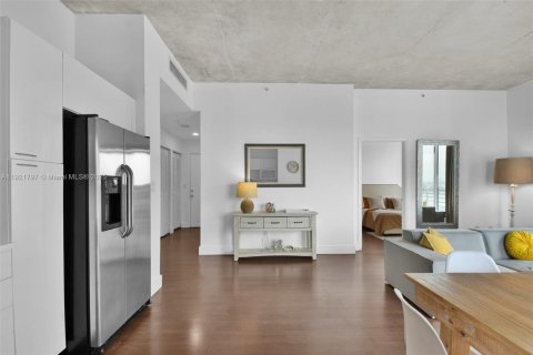 Condominio en alquiler en Miami, Florida, 2 dormitorios, 100.15 m2 № 1975758 - foto 14