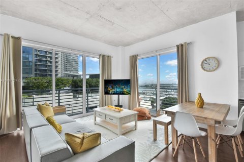 Condominio en alquiler en Miami, Florida, 2 dormitorios, 100.15 m2 № 1975758 - foto 7