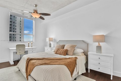 Condominio en alquiler en Miami, Florida, 2 dormitorios, 100.15 m2 № 1975758 - foto 19