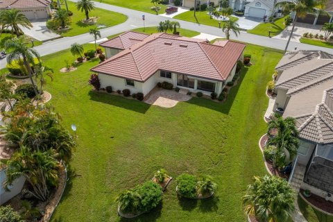 House in Punta Gorda, Florida 3 bedrooms, 182.74 sq.m. № 1904245 - photo 20