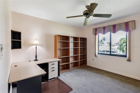 House in Punta Gorda, Florida 3 bedrooms, 182.74 sq.m. № 1904245 - photo 7