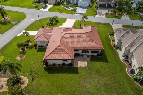 House in Punta Gorda, Florida 3 bedrooms, 182.74 sq.m. № 1904245 - photo 14