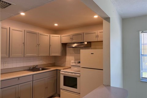 Condo in Clearwater, Florida, 1 bedroom  № 1665721 - photo 8