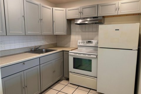 Condo in Clearwater, Florida, 1 bedroom  № 1665721 - photo 5