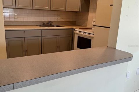 Condo in Clearwater, Florida, 1 bedroom  № 1665721 - photo 9
