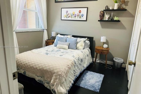 Снять в аренду таунхаус в Дорал, Флорида 3 спальни, 125.42м2, № 1941919 - фото 22