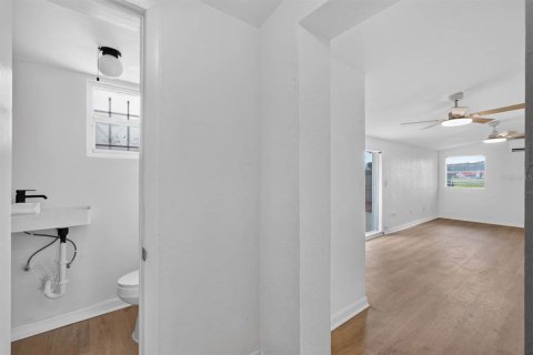 Купить виллу или дом в Деланд, Флорида 3 комнаты, 167.22м2, № 2287630 - фото 28