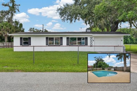 House in DeLand, Florida 4 bedrooms, 167.22 sq.m. № 2287630