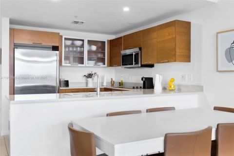 Купить кондоминиум в Майами, Флорида 2 спальни, 100.52м2, № 1970640 - фото 15