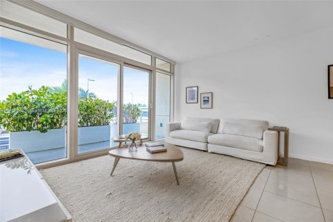 Купить кондоминиум в Майами, Флорида 2 спальни, 100.52м2, № 1970640 - фото 8