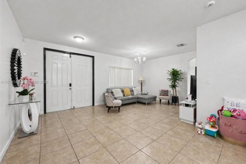 Villa ou maison à louer à Homestead, Floride: 3 chambres, 152.45 m2 № 2154503 - photo 7