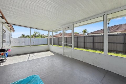 Villa ou maison à louer à Homestead, Floride: 3 chambres, 152.45 m2 № 2154503 - photo 18