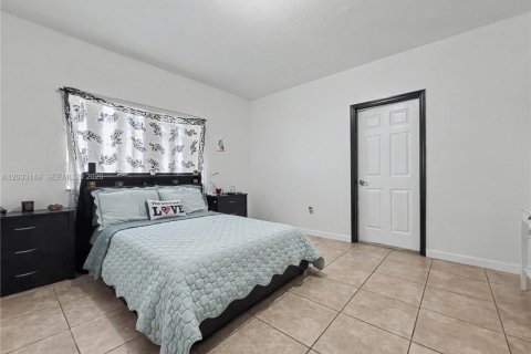 Villa ou maison à louer à Homestead, Floride: 3 chambres, 152.45 m2 № 2154503 - photo 16
