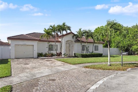Villa ou maison à louer à Homestead, Floride: 3 chambres, 152.45 m2 № 2154503 - photo 3