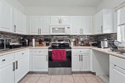 Villa ou maison à louer à Homestead, Floride: 3 chambres, 152.45 m2 № 2154503 - photo 11