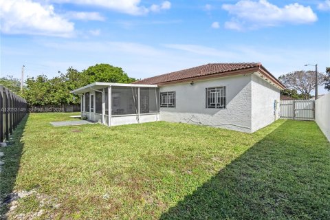 Villa ou maison à louer à Homestead, Floride: 3 chambres, 152.45 m2 № 2154503 - photo 20