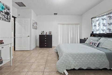 Villa ou maison à louer à Homestead, Floride: 3 chambres, 152.45 m2 № 2154503 - photo 15
