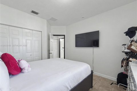 Villa ou maison à louer à Homestead, Floride: 3 chambres, 152.45 m2 № 2154503 - photo 12