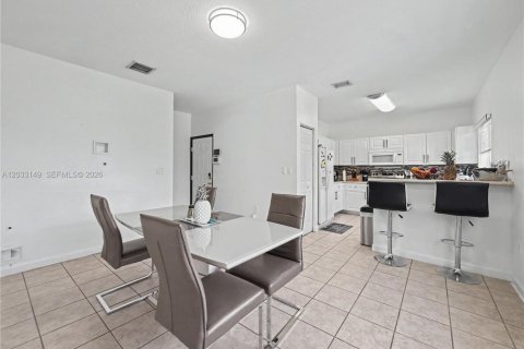 Villa ou maison à louer à Homestead, Floride: 3 chambres, 152.45 m2 № 2154503 - photo 10